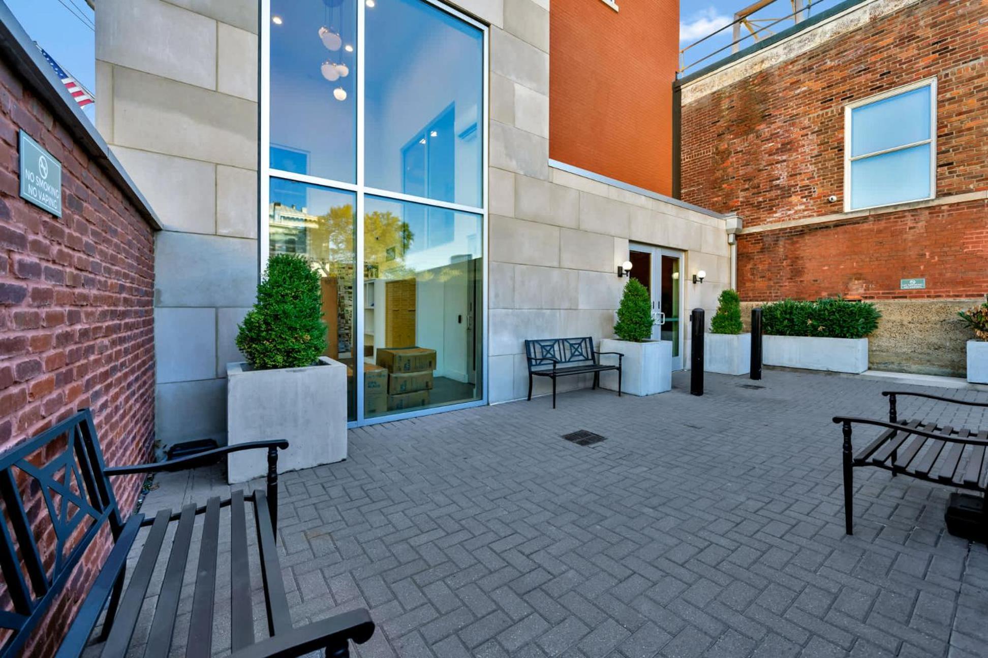 Bright And Modern In # 407 Apartment *