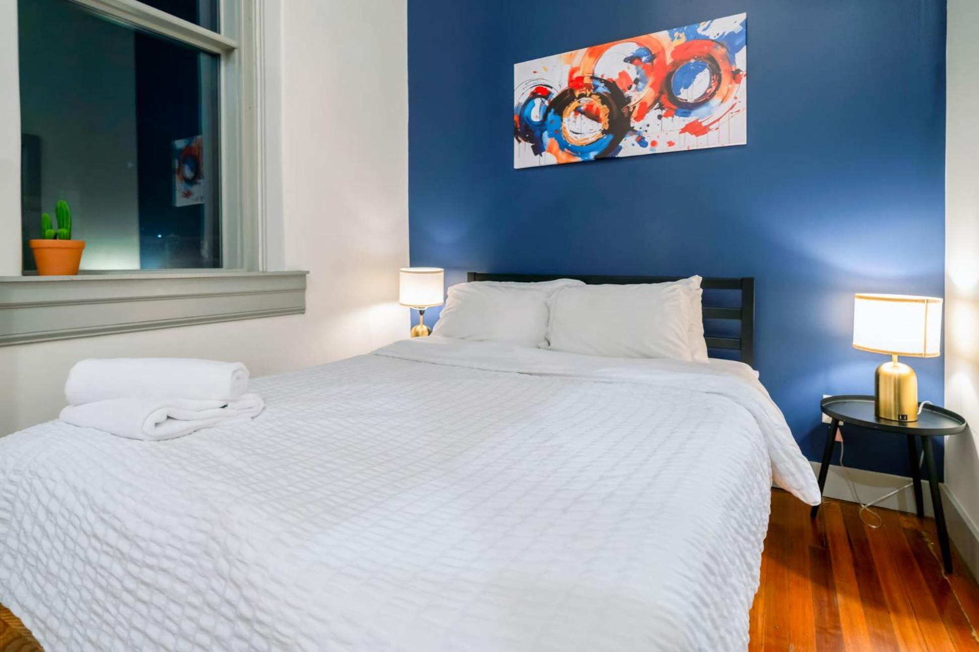 Bright And Modern In # 407 Louisville