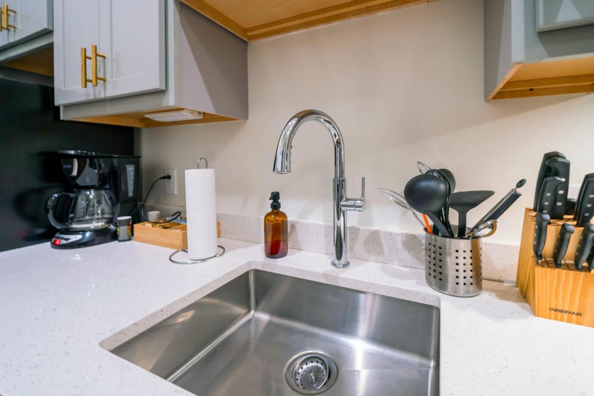 Bright And Modern In # 407 Apartment Louisville